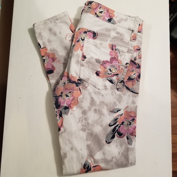 American Eagle Floral Print Stretch Jegging - Picture 1 of 8